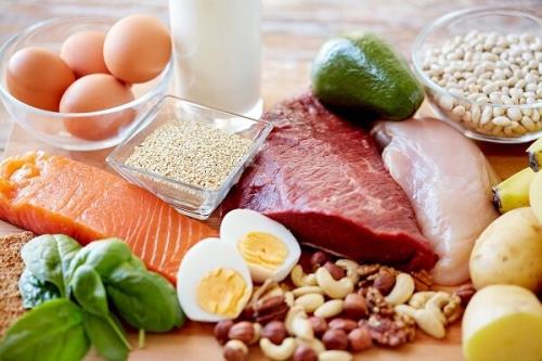 مصرف زیاد پروتئین در طول رژیم لاغری به تغذیه سالم تر کمک می نماید